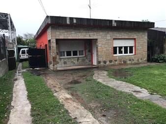 https://web5.gallito.com.uy/casa-y-apto-mismo-padron-cochera-2-autos-inmuebles-18568956