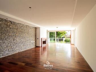 https://web5.gallito.com.uy/amplio-apartamento-en-carrasco-parrillero-estufa-a-leña-inmuebles-19120266