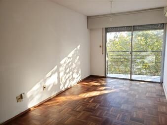 https://web5.gallito.com.uy/buen-apartamento-al-frente-con-renta-inmuebles-20007567