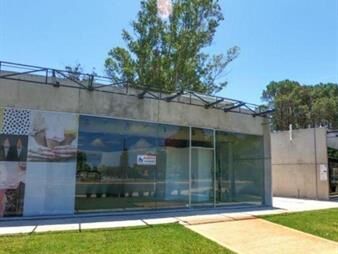 https://web5.gallito.com.uy/venta-precioso-local-comercial-en-solanas-punta-ballena-inmuebles-20163596