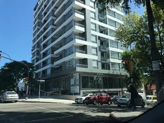 https://web5.gallito.com.uy/en-moderno-edificio-con-gran-vista-y-2-garages-inmuebles-20579273