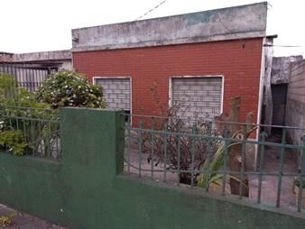 https://web5.gallito.com.uy/casa-centrada-pcoche-fdo-amplio-galpones-inmuebles-20617053