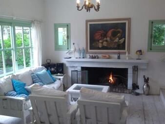 https://web5.gallito.com.uy/casa-con-4-dorm-en-pta-ballena-inmuebles-20651944
