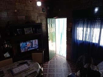 https://web5.gallito.com.uy/local-casa-y-2-aptos-a-terminar-inmuebles-20929753