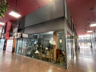 https://web5.gallito.com.uy/macari-vende-2-locales-comerciales-en-ciudad-vieja-inmuebles-20969014
