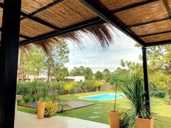 https://web5.gallito.com.uy/casa-en-barrio-privado-3-dormitorios-la-residence-punta-d-inmuebles-17042770