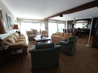 https://www.gallito.com.uy/apto-en-pocitos-con-vista-a-rambla-de-4-dorm-inmuebles-21516557