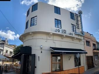 https://web5.gallito.com.uy/susena-inversiones-vende-lujoso-restaurante-y-6-apartamentos-inmuebles-21569709