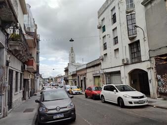 https://web5.gallito.com.uy/apartamento-ciudad-vieja-2-dormitorios-venta-o-permuta-inmuebles-22822571