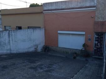 https://www.gallito.com.uy/dos-casas-al-frente-sobre-avenida-ideal-renta-inmuebles-23013548