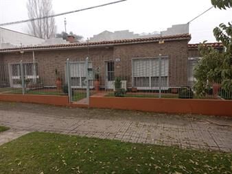 https://www.gallito.com.uy/casa-camplio-terreno-jdin-fdo-inmuebles-23199284