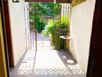 https://web5.gallito.com.uy/solida-y-excelentes-mat-calef-muy-negociable-4gges-inmuebles-23382187