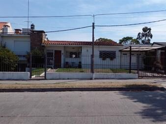 https://web5.gallito.com.uy/venta-chalet-en-malvin-sur-para-local-oficina-consultorio-inmuebles-23465563