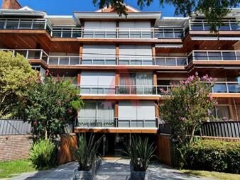 https://web5.gallito.com.uy/alquiler-carrasco-sur-–-3-dormitorios-y-servicio-–-2-garaje-inmuebles-23759464