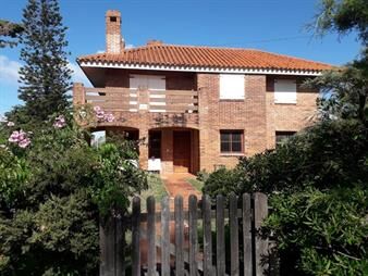 https://www.gallito.com.uy/espectacular-casa-en-playa-la-balconada-la-paloma-rocha-inmuebles-23800132