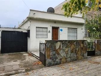 https://web5.gallito.com.uy/imperdible-venta-2-casas-un-padron-garaje-brazo-oriental-inmuebles-24056659