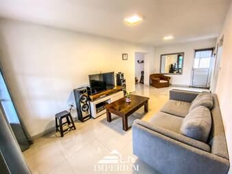https://www.gallito.com.uy/amplia-propiedad-en-venta-4-dormitorios-2-apartamentos-inmuebles-24108884