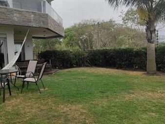 https://web5.gallito.com.uy/primera-linea-elegante-apartamento-en-alquiler-inmuebles-24184681