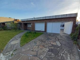 https://www.gallito.com.uy/alquilo-casa-una-planta-gjex-4-gran-fondo-empresa-o-familia-inmuebles-24296377