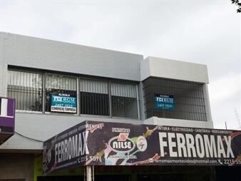 https://www.gallito.com.uy/local-con-oficinas-yo-consultorios-en-piedras-blancas-inmuebles-24506381