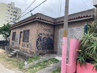 https://web5.gallito.com.uy/sobre-avenida-italia-y-tres-cerros-12-metros-de-frente-inmuebles-24510592