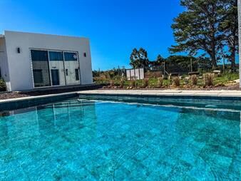 https://web5.gallito.com.uy/venta-casa-3-dorm-piscina-climatizada-chacras-del-pinar-inmuebles-24547989