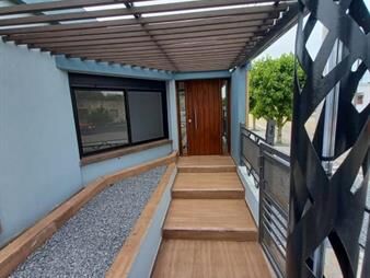 https://www.gallito.com.uy/moderna-casa-a-estrenar-cardona-soriano-inmuebles-24802178