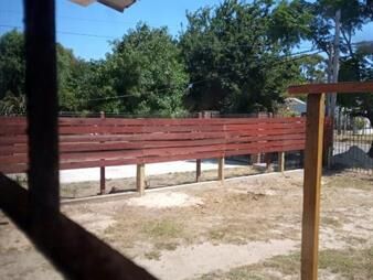 https://web5.gallito.com.uy/amplio-predio-con-dos-casas-una-de-ellas-con-renta-lado-sur-inmuebles-24917633