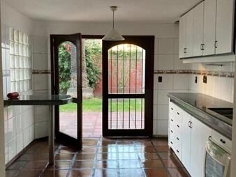 https://www.gallito.com.uy/susena-inversiones-alquila-excelente-casa-en-pocitos-inmuebles-24926930