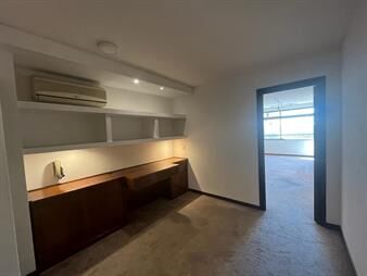 https://web5.gallito.com.uy/diri-juan-c-gomez-y-25-de-mayo-divina-oficina-en-ciudad-viej-inmuebles-24958280