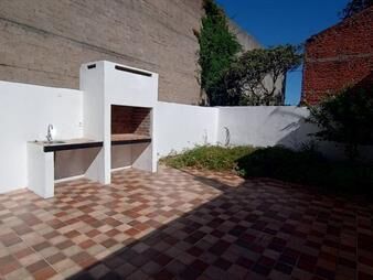 https://www.gallito.com.uy/excelente-casa-en-venta-de-dos-dormitorios-en-la-comercial-inmuebles-24976569