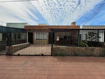 https://www.gallito.com.uy/venta-dos-casas-en-mismo-padron-–-barrio-brazo-oriental-inmuebles-24986421