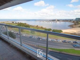 https://www.gallito.com.uy/venta-apartamento-puerto-buceo-3-dormitorios-serv-al-mar-inmuebles-25786697
