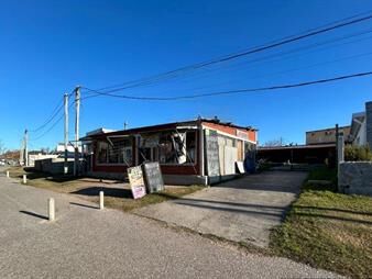 https://www.gallito.com.uy/vendo-terreno-en-maldonado-con-mejoras-en-18-de-julio-inmuebles-25787123