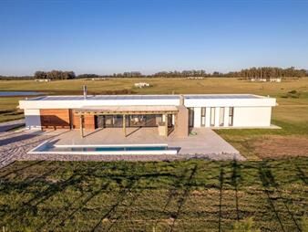 https://www.gallito.com.uy/susena-inversiones-vende-mansiones-“laguna-de-los-cisnes”-inmuebles-25819917