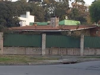 https://www.gallito.com.uy/casa-de-tejas-prox-luis-a-de-herrera-entrada-2-calles-inmuebles-25855128