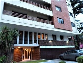 https://web5.gallito.com.uy/fina-planta-frente-al-parque-2-dormitorios-y-servicio-gje-inmuebles-25855242