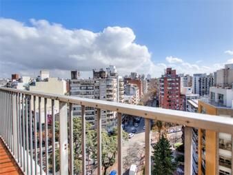 https://web5.gallito.com.uy/apartamento-de-categoria-piso-alto-vista-despejada-138m-inmuebles-25985781