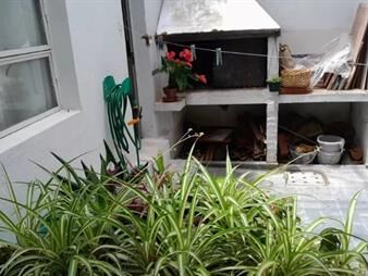 https://web5.gallito.com.uy/casa-al-frente-en-cordon-sur-con-gge-4-dorm-inmuebles-26093637