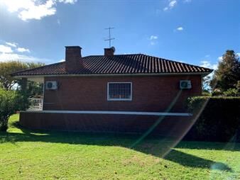 https://web5.gallito.com.uy/susena-inversiones-alquila-casa-en-carrasco-hemrosa-y-grande-inmuebles-26109385