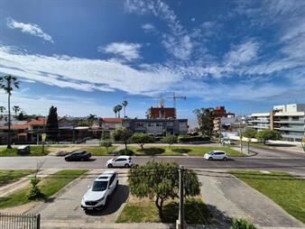 https://www.gallito.com.uy/casa-2-plantas-4-dormitorios-2-garage-parrillero-inmuebles-26150567