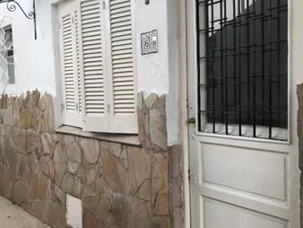 https://www.gallito.com.uy/oportunidad-tipo-casa-con-hogar-y-patio-sin-gc-luminoso-inmuebles-26162475