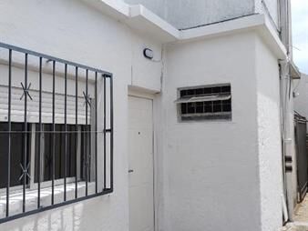 https://www.gallito.com.uy/alsir-callao-y-roldos-y-pons-pb-cpatio-muy-buen-estado-inmuebles-26333853