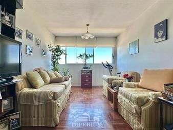 https://www.gallito.com.uy/apartamento-3-dormitorios-estacionamiento-y-patio-en-malvin-inmuebles-26416248