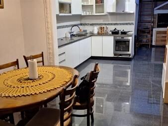 https://www.gallito.com.uy/casa-en-barrio-sur-ph-de-bajos-3-dormitorios-inmuebles-26484141