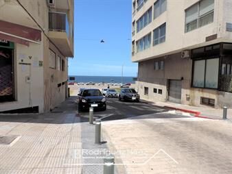 https://www.gallito.com.uy/venta-apartamento-3-dormitorios-gran-patio-ciudad-vieja-inmuebles-26731842