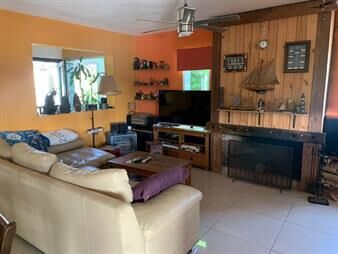https://web5.gallito.com.uy/gran-casa-en-barrio-privado-inmuebles-26749343