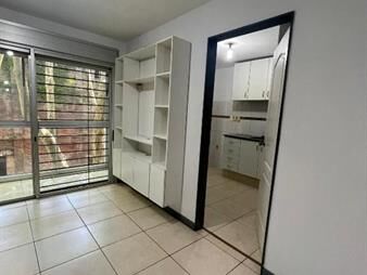 https://www.gallito.com.uy/apartamento-1-dormitorio-con-cochera-centro-inmuebles-26767524