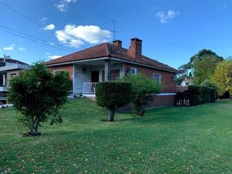 https://www.gallito.com.uy/se-vende-hermosa-casa-en-carrasco-3-dorm-2-baños-3-garaje-inmuebles-26784378