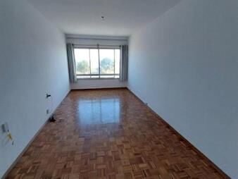 https://web5.gallito.com.uy/venta-apartamento-3-dormitorios-frente-a-la-rambla-de-malvin-inmuebles-26789800